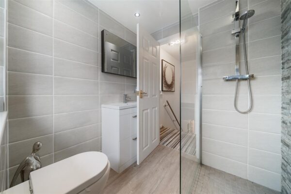 Fernbank Drive, Netherton