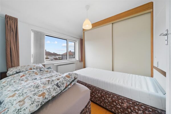 Mostyn Avenue, Aintree Village