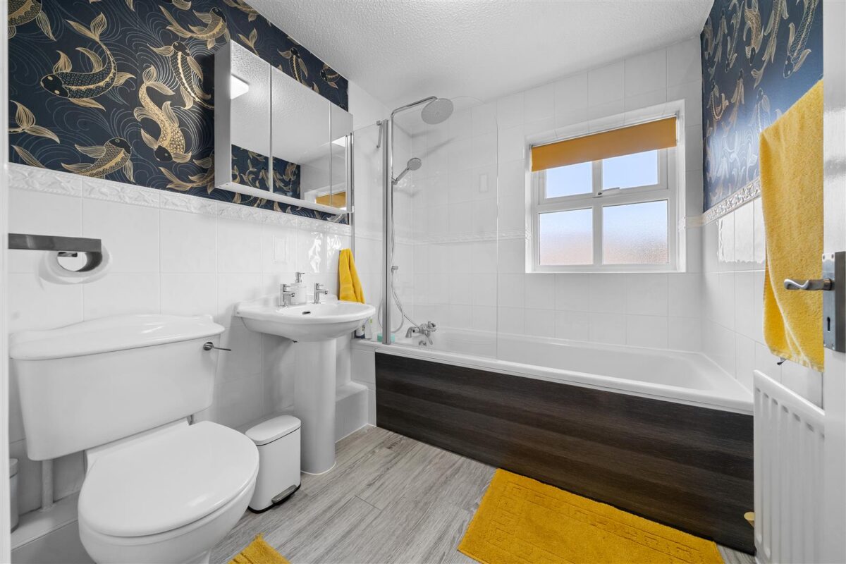 Eremon Close, Aintree