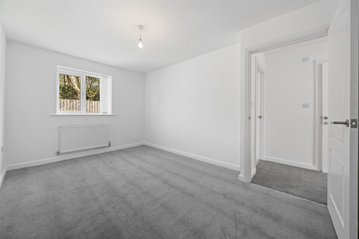 Martingale Close, Aintree Village