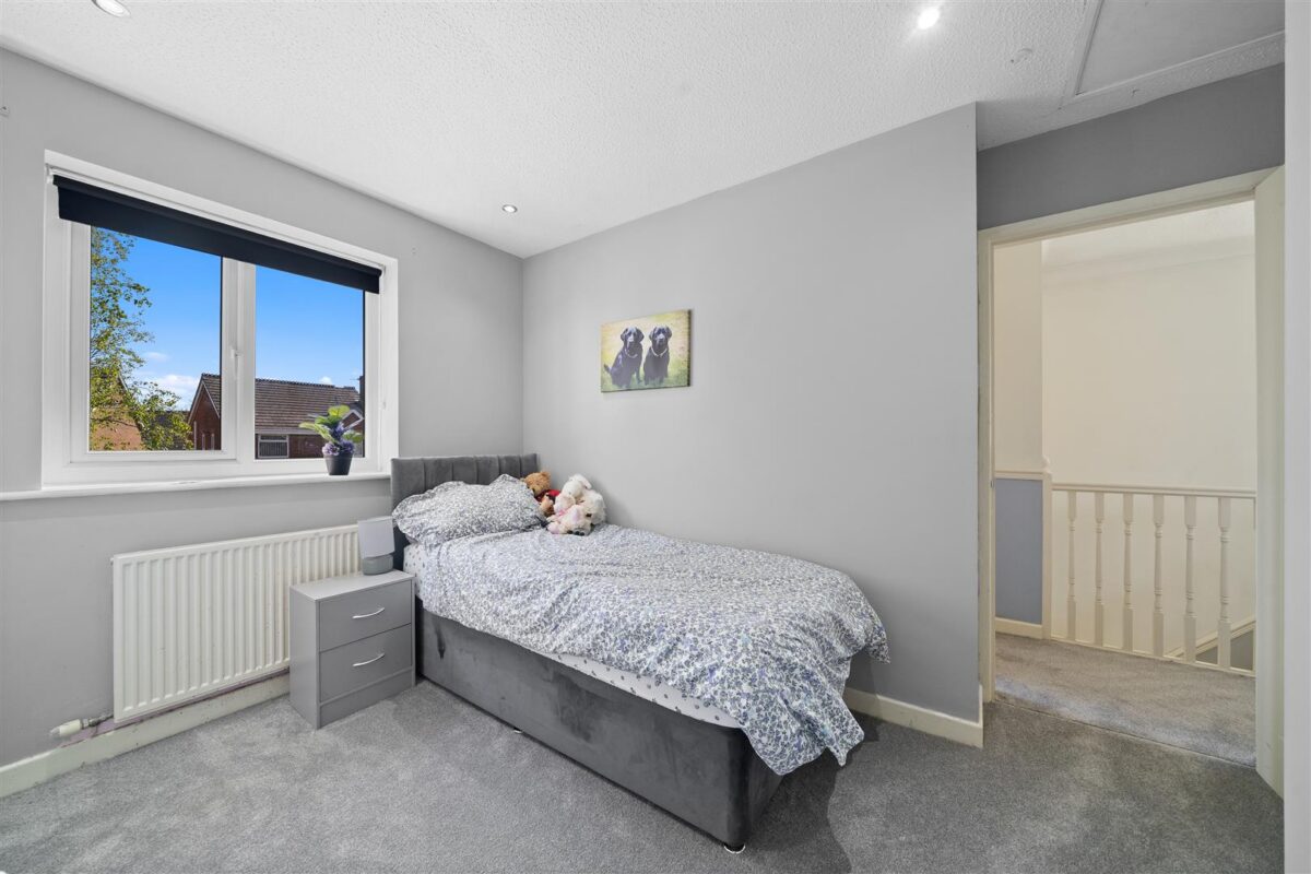 Sprig Close, Aintree