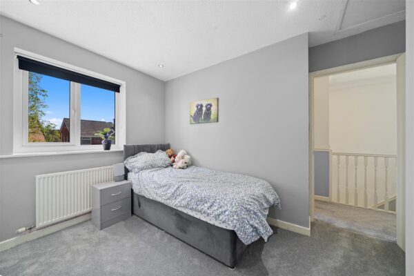 Sprig Close, Aintree