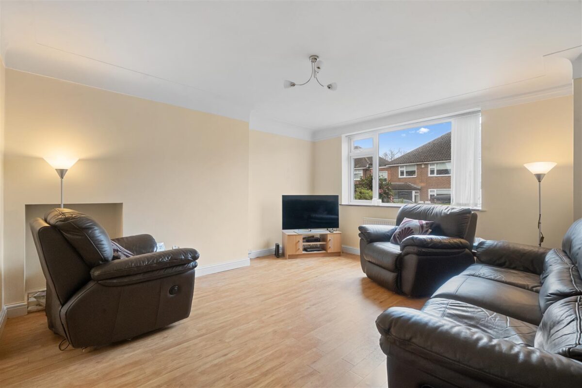 Charterhouse Drive, Aintree Village