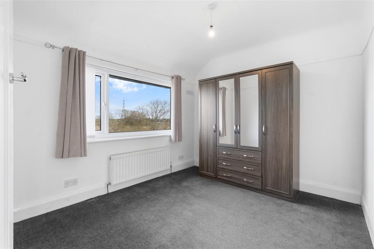 Oriel Drive, Aintree Village