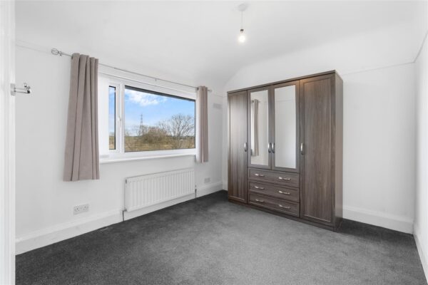 Oriel Drive, Aintree Village