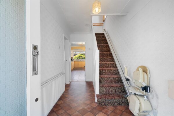 Sandhurst Drive, Aintree Village