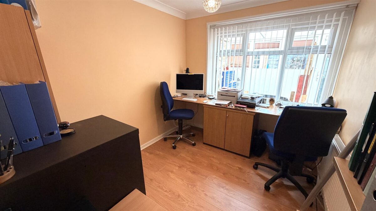 Mount Crescent, North Park