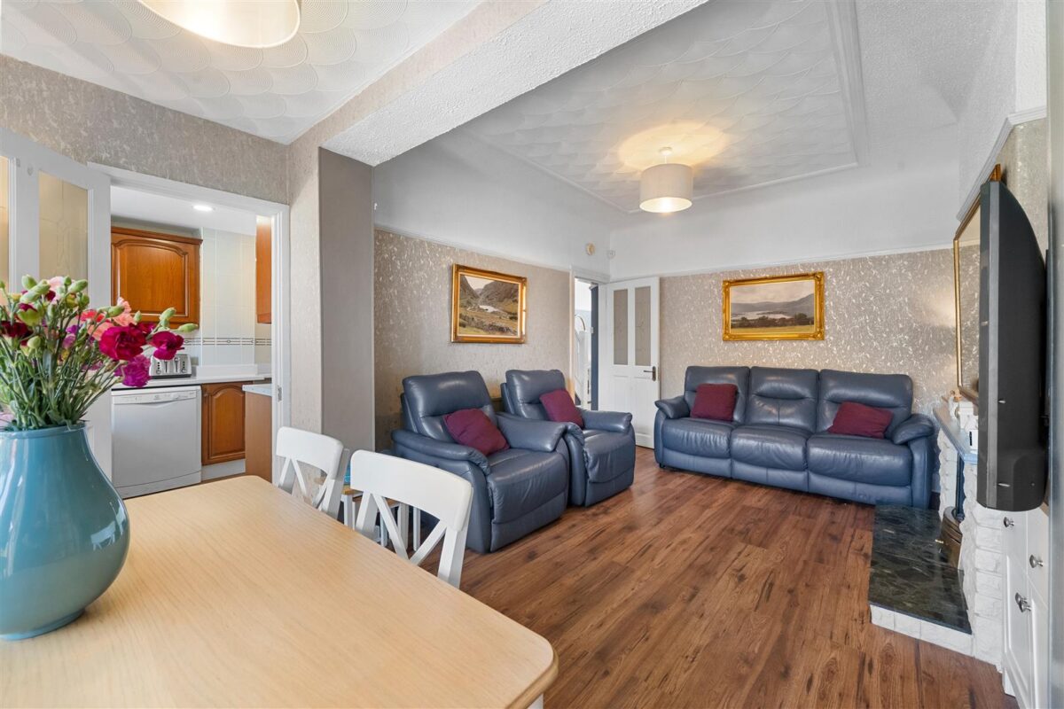 Crescent Road, Walton