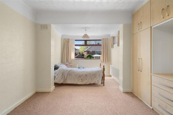 Sandhurst Drive, Aintree Village