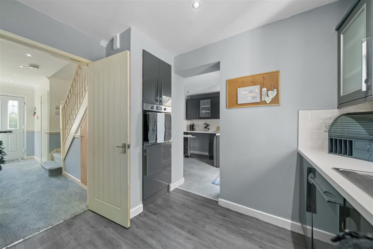 Sprig Close, Aintree