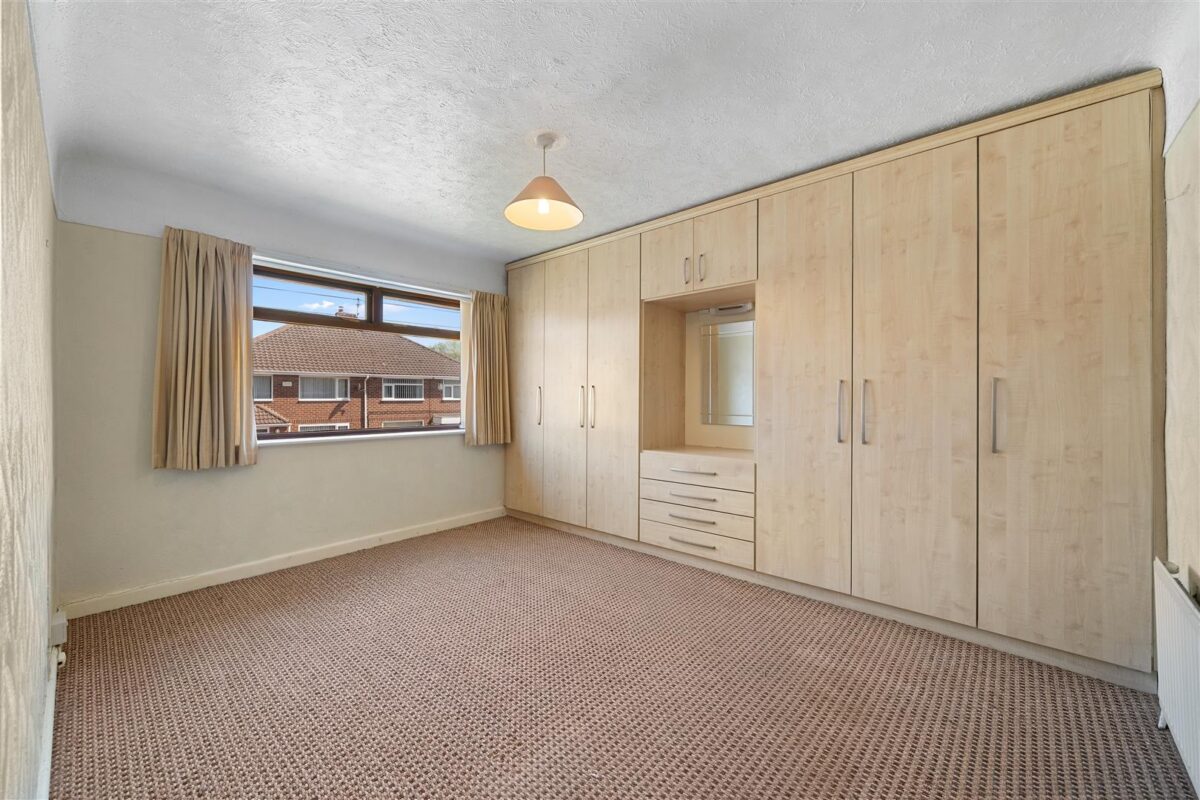 Sandhurst Drive, Aintree Village