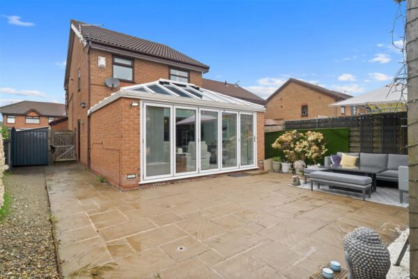 Fernbank Drive, Netherton