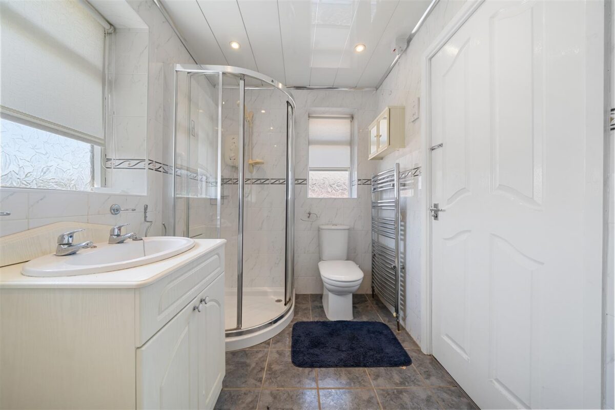 Sandhurst Drive, Aintree Village