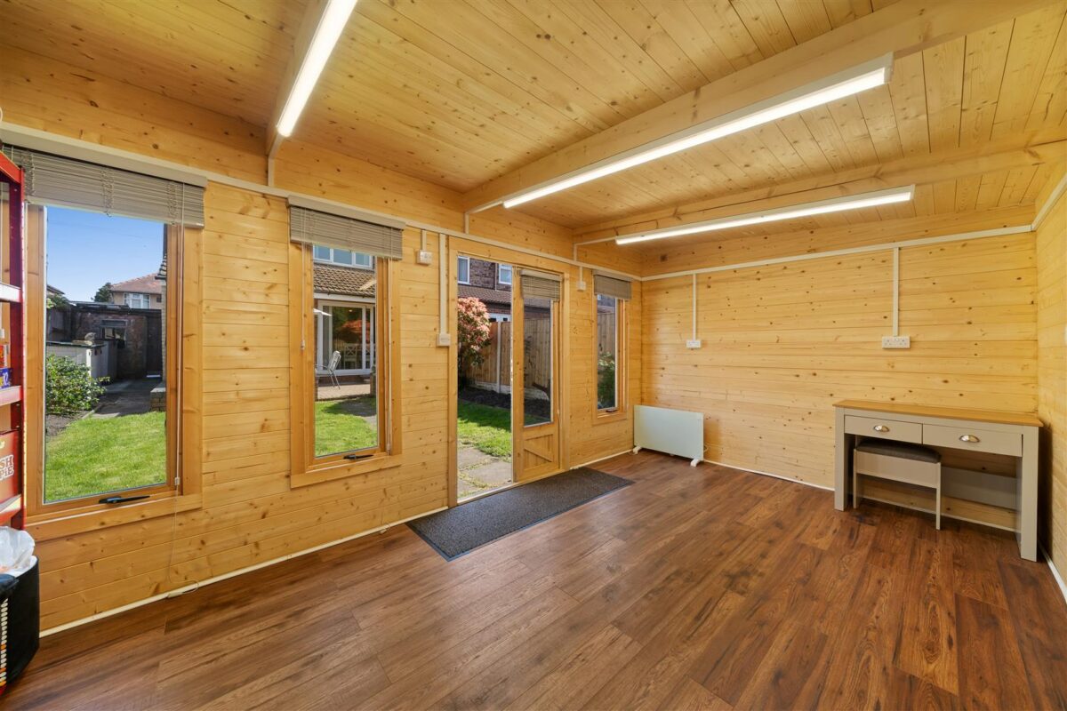 Crescent Road, Walton