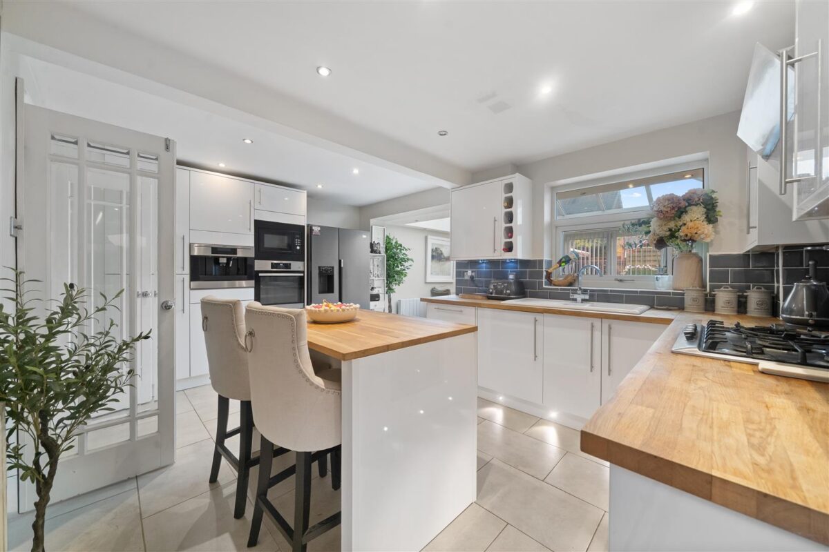 Fernbank Drive, Netherton