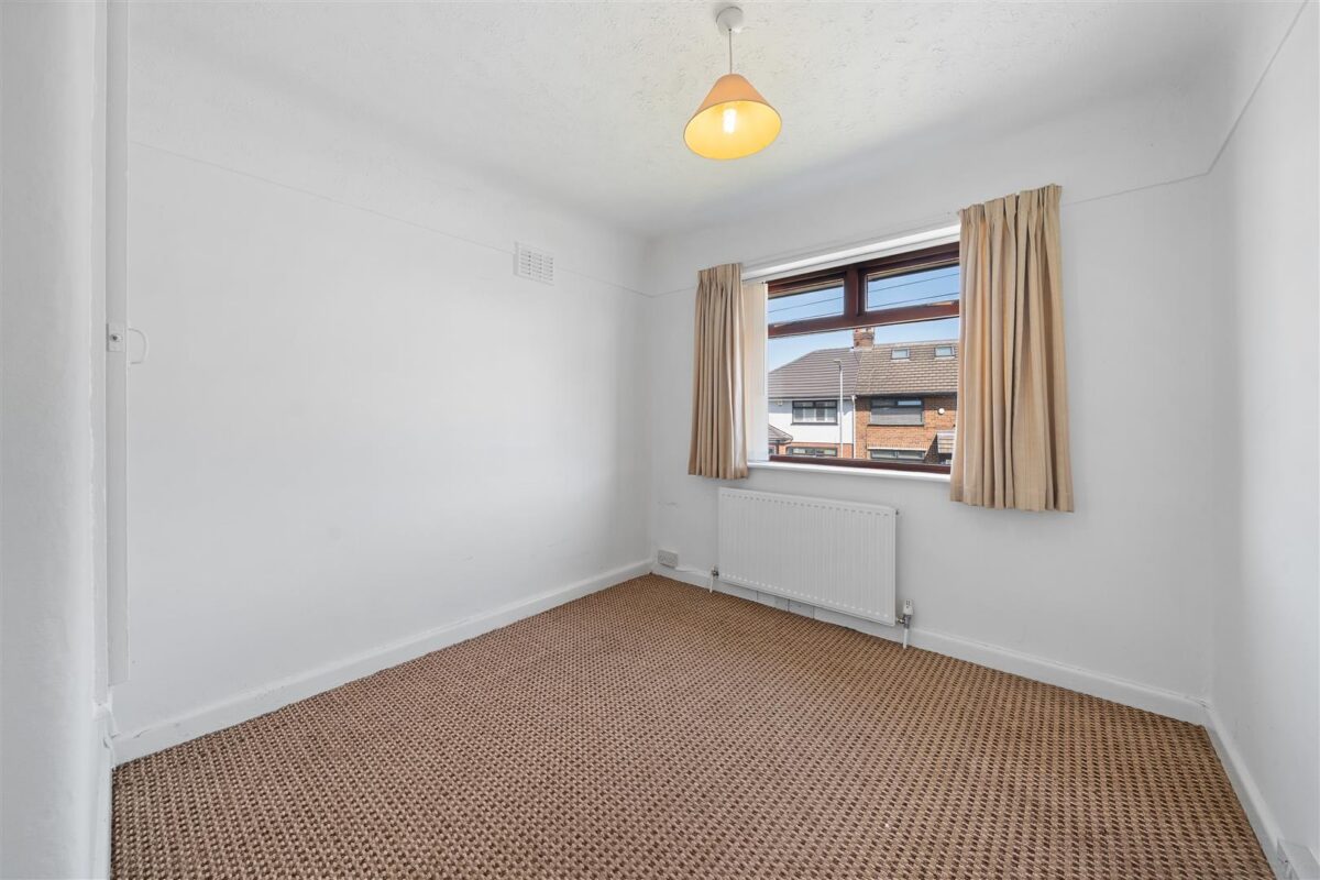 Sandhurst Drive, Aintree Village