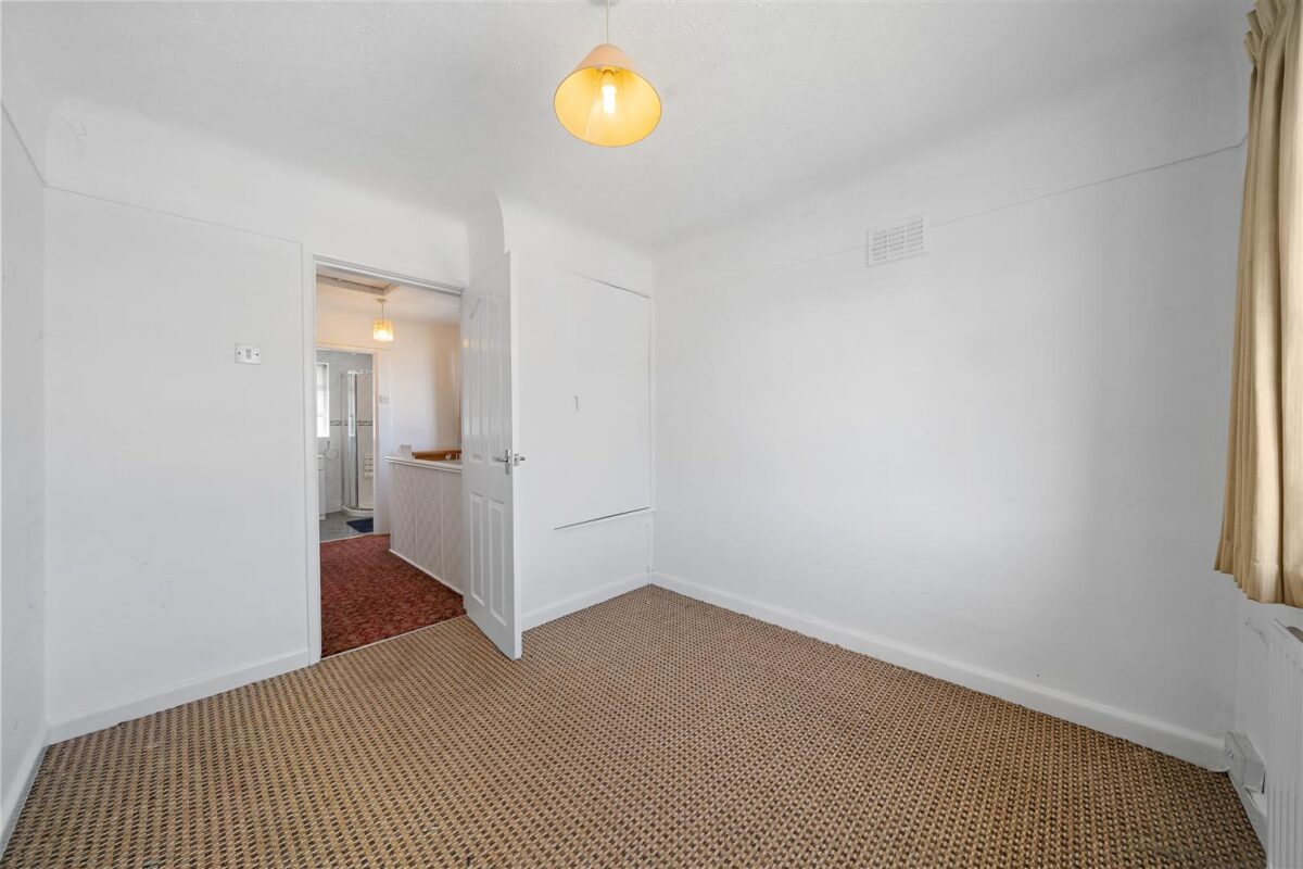 Sandhurst Drive, Aintree Village