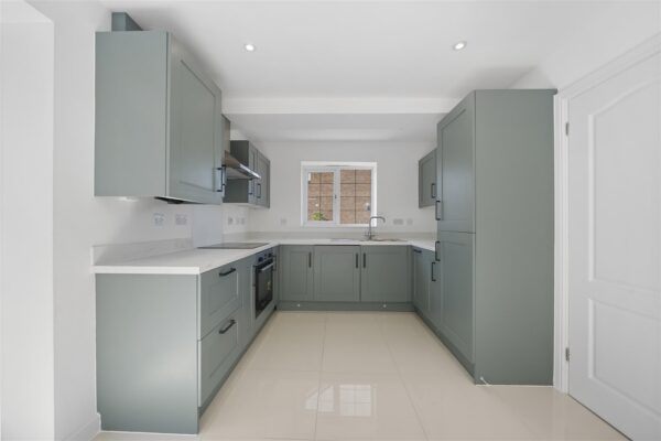 Martingale Close, Aintree Village