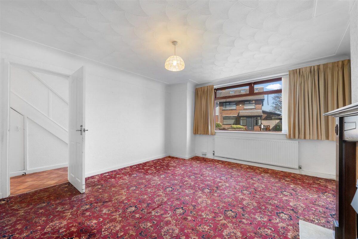 Sandhurst Drive, Aintree Village