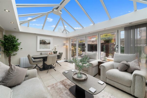 Fernbank Drive, Netherton