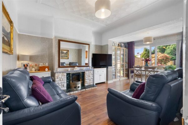 Crescent Road, Walton