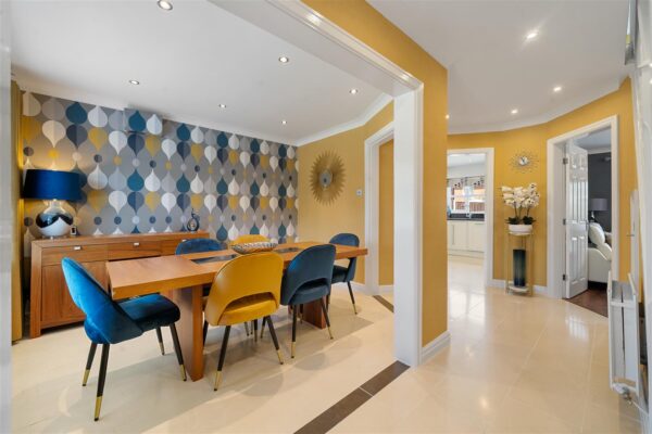 Eremon Close, Aintree