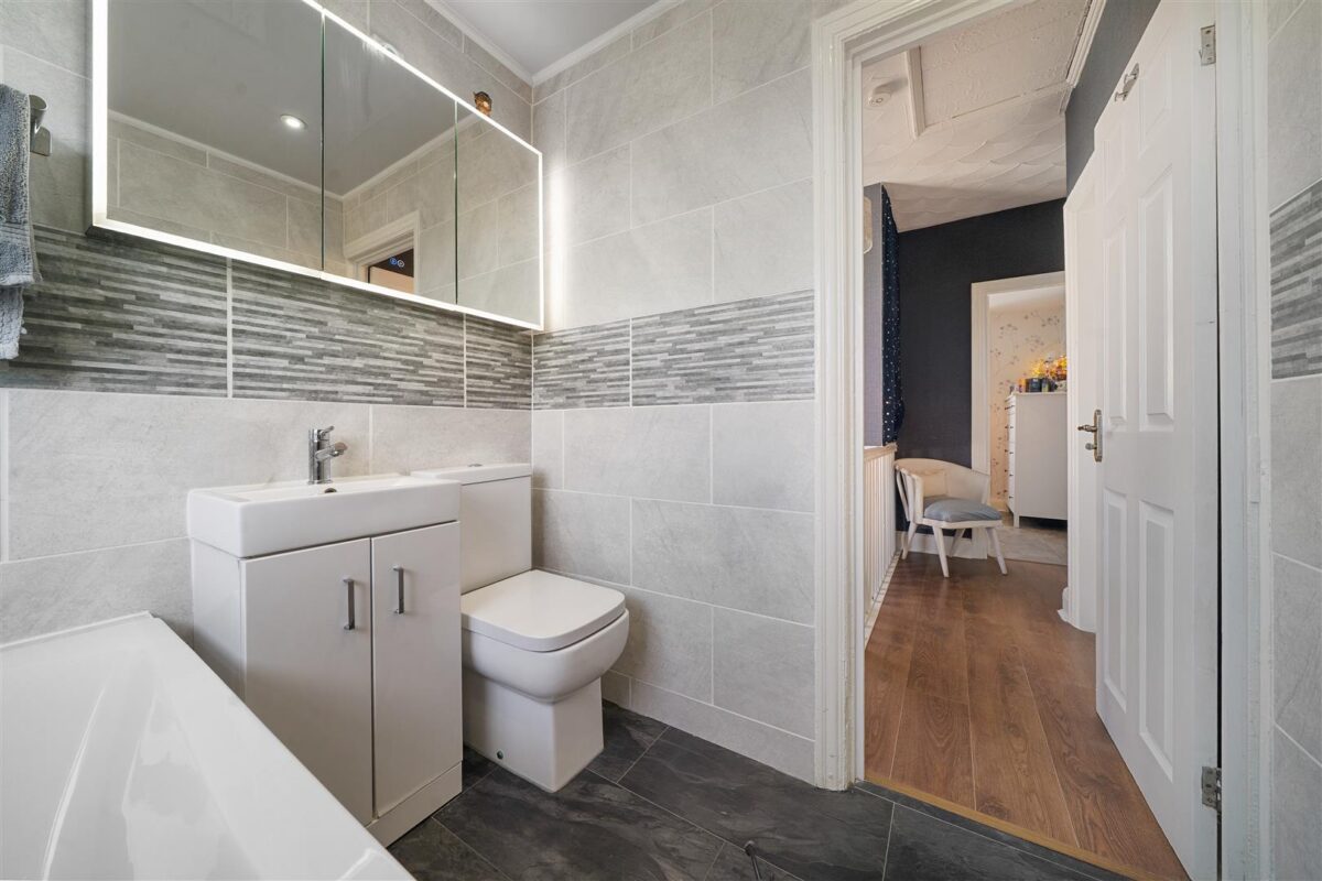 Crescent Road, Walton