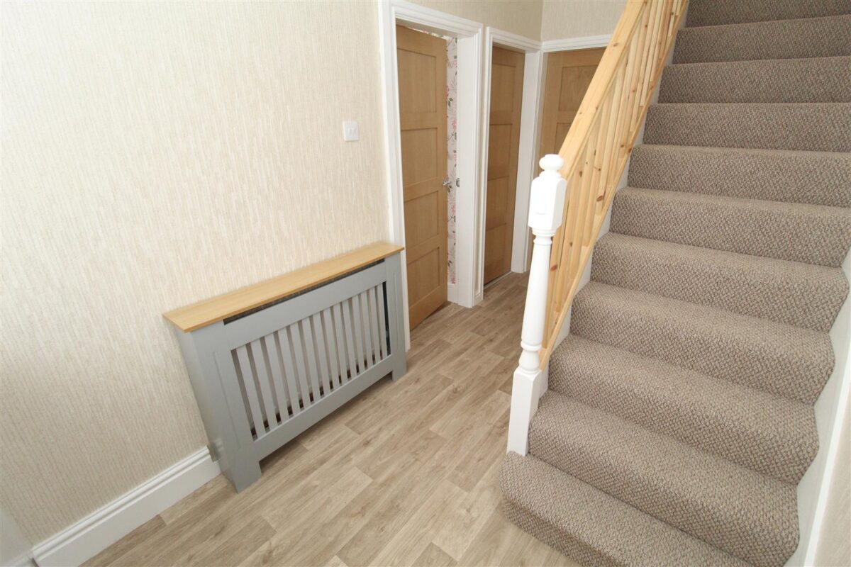 Rossall Avenue, Aintree Village