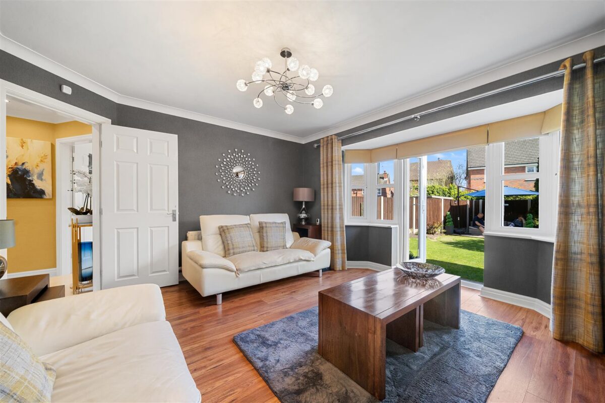 Eremon Close, Aintree