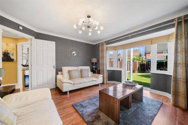 Eremon Close, Aintree