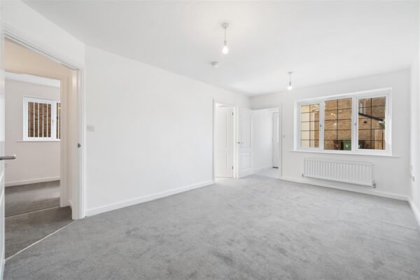 Martingale Close, Aintree Village