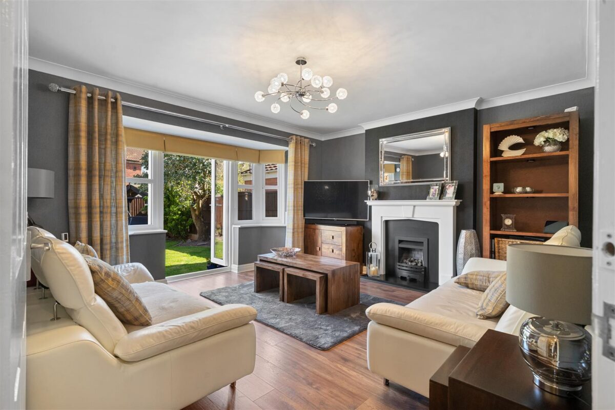 Eremon Close, Aintree