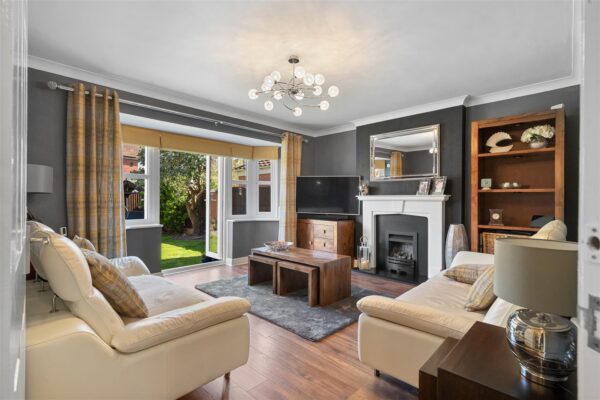 Eremon Close, Aintree