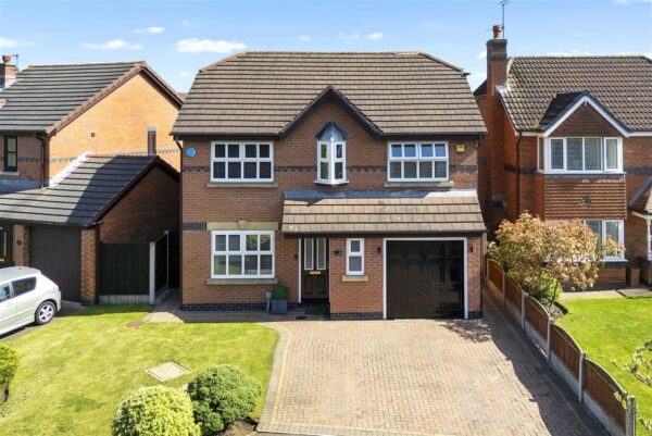 Eremon Close, Aintree