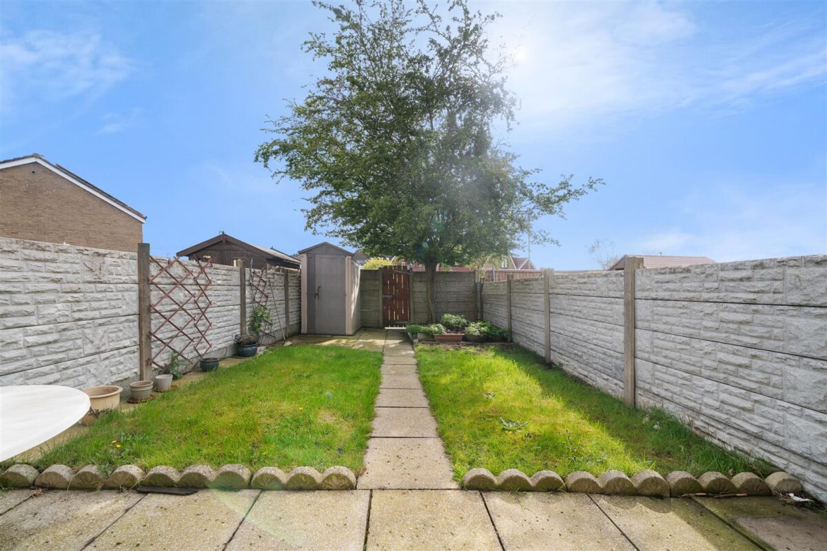 Alicia Walk, Fazakerley