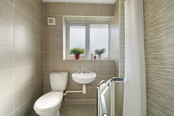 Alicia Walk, Fazakerley