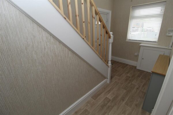 Rossall Avenue, Aintree Village