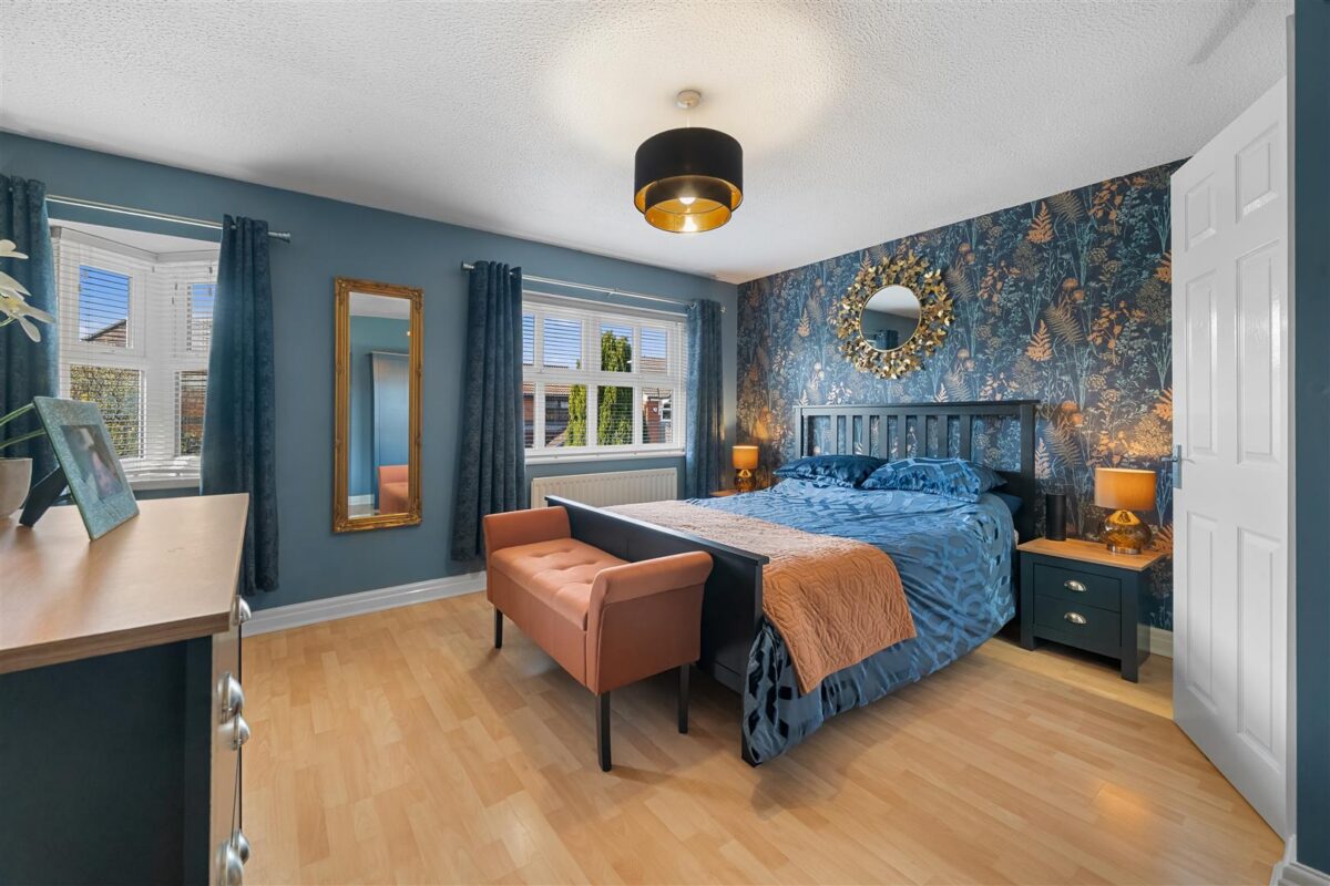 Eremon Close, Aintree