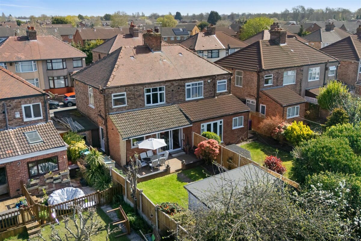 Crescent Road, Walton