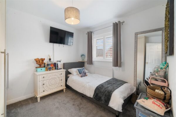 Fernbank Drive, Netherton