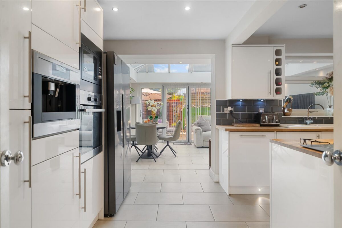 Fernbank Drive, Netherton