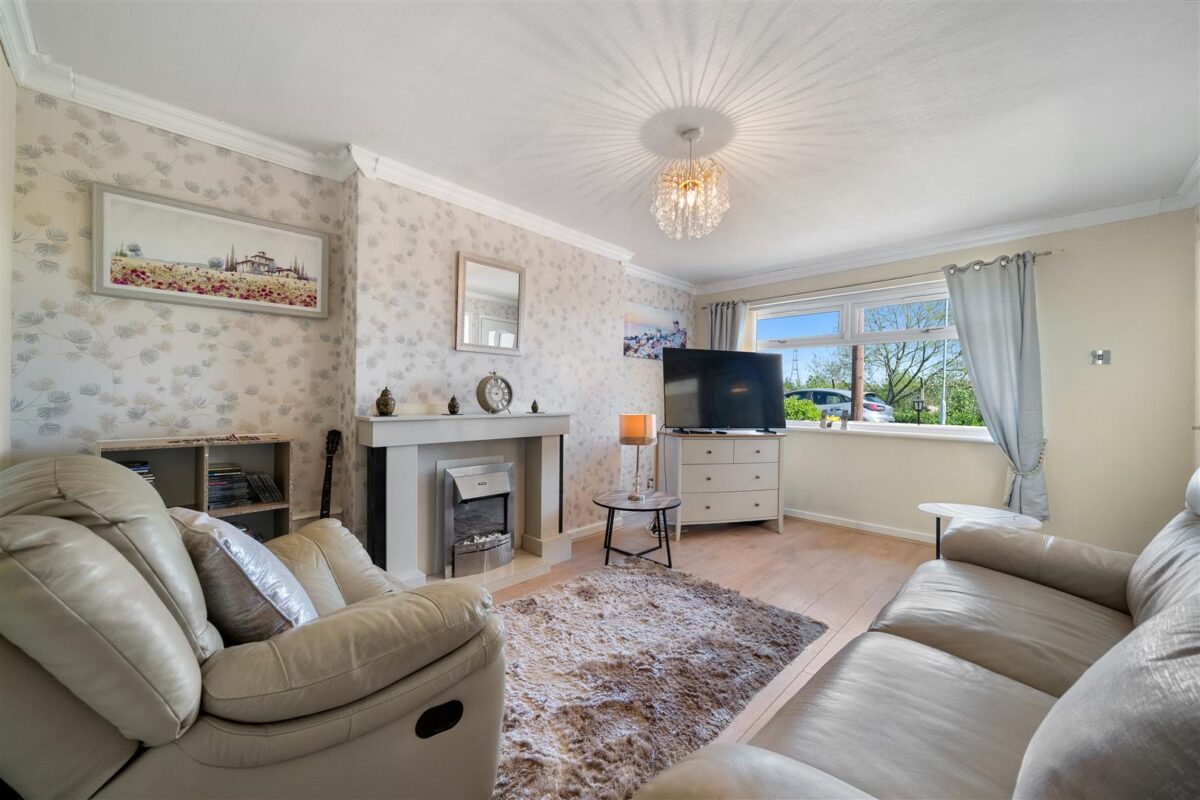 Kempton Park Road, Aintree Village