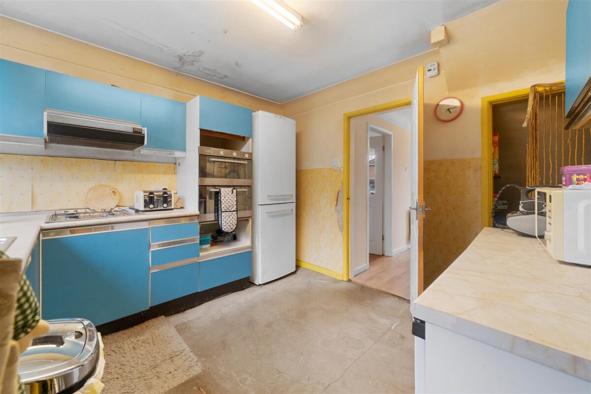 Charterhouse Drive, Aintree Village