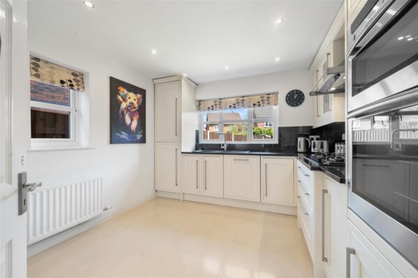 Eremon Close, Aintree