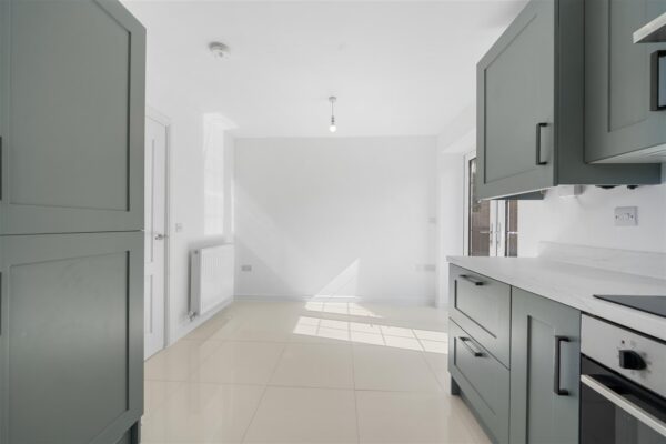 Martingale Close, Aintree Village