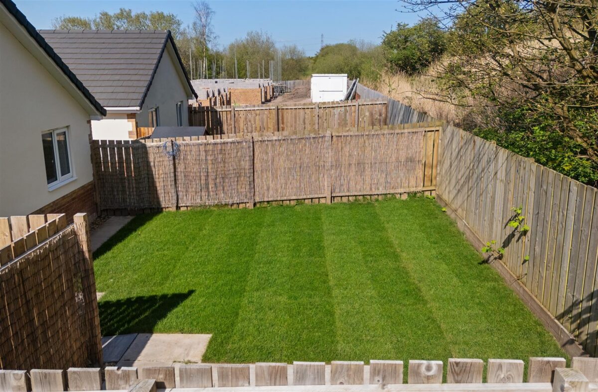 Martingale Close, Aintree Village