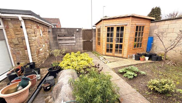 Mount Crescent, North Park