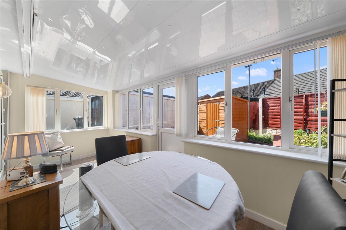 Kempton Park Road, Aintree Village