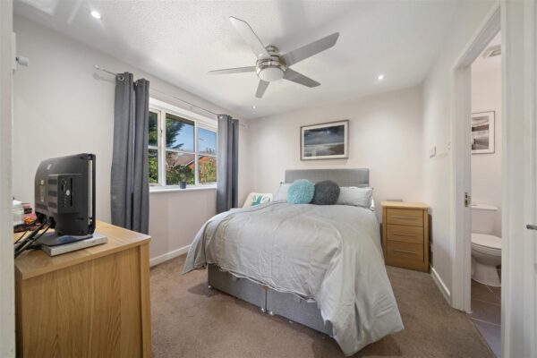 Sprig Close, Aintree