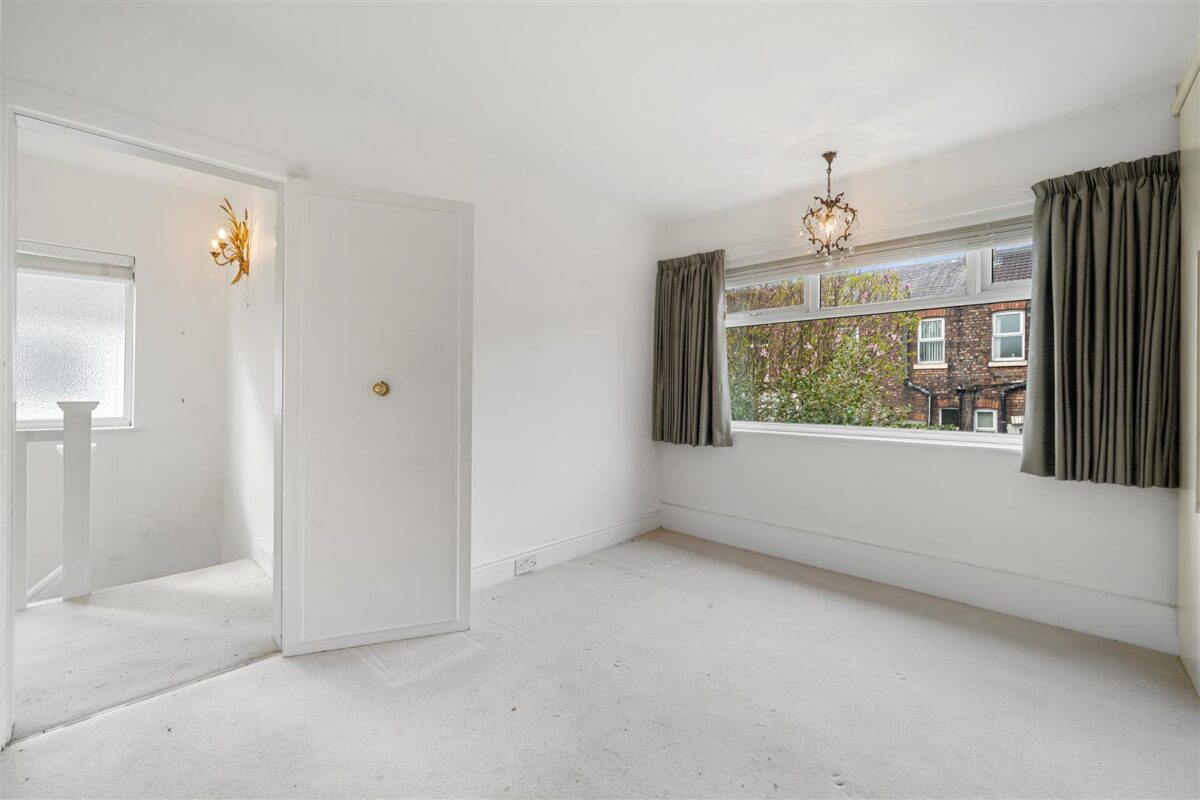 Greenwich Road, Aintree